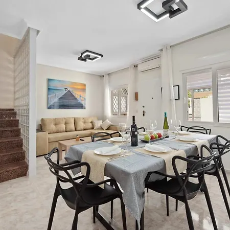 Дом отдыха Villa-capricho Playa - Caprice Ла-Мата